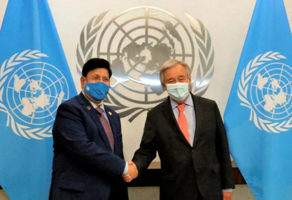 জাতিসংঘ মহাসচিবের সাথে পররাষ্ট্র মন্ত্রী ড. মোমেন