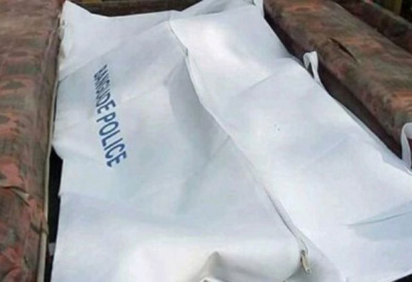 সিলেটে স্ত্রীর ঝুলন্ত মরদেহ উদ্ধার, স্বামী আটক