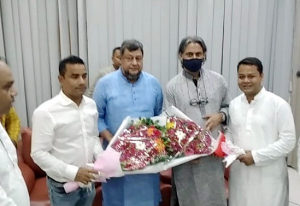 যুবলীগের চেয়ারম্যান ও সেক্রেটারিকে সিলেট জেলা ও মহানগর যুবলীগের ফুলেল শুভেচ্ছা ও অভিনন্দন