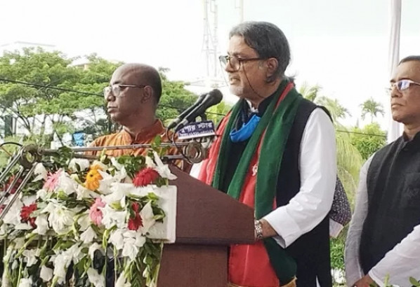 কর্মীদের সরলতাকে কাজে লাগিয়ে মিথ্যা আশ্বাস দিয়ে তারেক রহমান রাজনৈতিক ফায়দা হাসিল করতে চান : শেখ পরশ