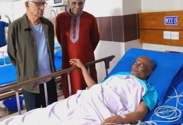 কানাইঘাট আ’লীগের সহ সভাপতি জামালের শয্যা পাশে সাংসদ মজুমদার