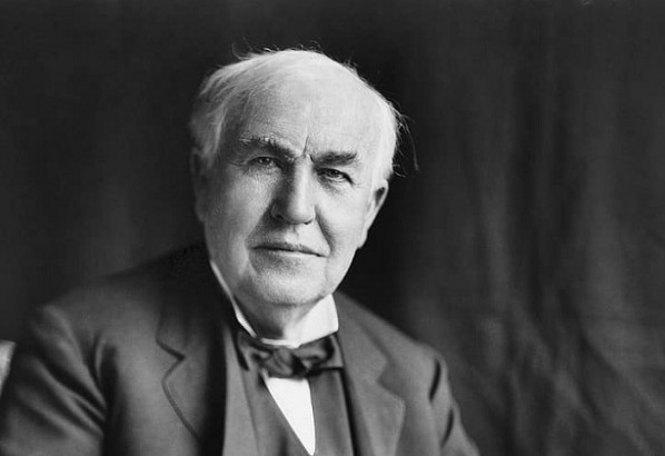 ‘খুব বোকা’ বলে স্কুল থেকে বহিস্কার করা ছেলেটি হাজারো আবিস্কারের বিজ্ঞানী