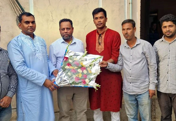 যুক্তরাজ্য প্রবাসী জিল্লুর রহমান স্বদেশ আগমন উপলক্ষে সংর্বধিত
