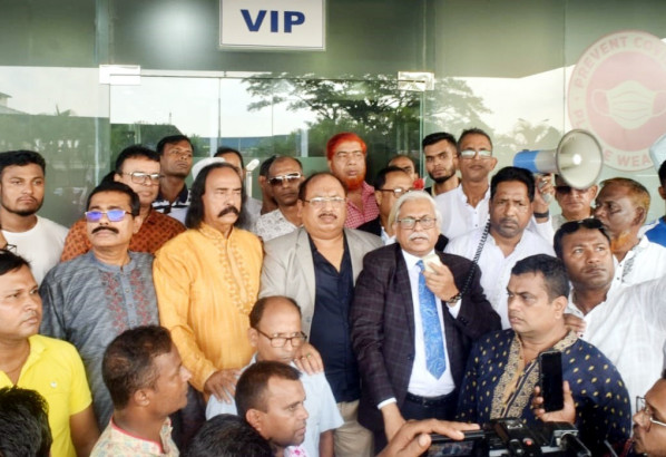 ওসমানী বিমানবন্দরে জগদীশ চন্দ্র দাসকে সংবর্ধনা