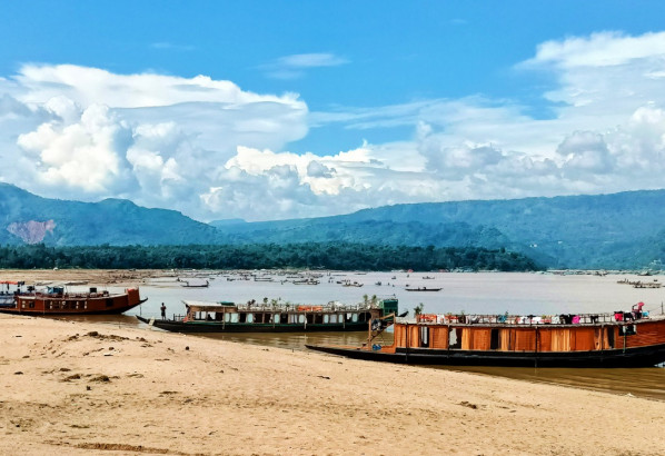 টাংগুয়ার হাওরে হাউস বোড হাওর জীববৈচিত্র্য ও পরিবেশ নিয়ে সংকিত সর্বস্তরের মানুষ