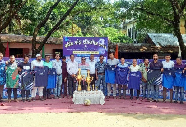 সাব-রেজিস্ট্রার অফিসের কর্মকর্তা-কর্মচারীদের বার্ষিক ক্রীড়া প্রতিযোগিতার জার্সি ও ট্রফি উন্মোচন