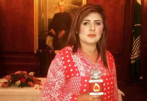 ইমরান খানকে বহনকারী ট্রাকের চাপায় পিষ্ট হয়ে সাংবাদিকের মৃত্যু