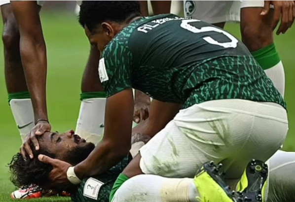 জীবন বাঁচাতে সউদীর সেই ফুটবলারকে পাঠানো হলো জার্মানিতে