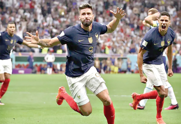 ইংল্যান্ডকে হারিয়ে সেমিতে ফ্রান্স