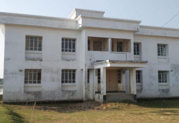 ১৭ বছরেও শেষ হয়নি স্বাস্থ্যকেন্দ্রের নির্মাণকাজ