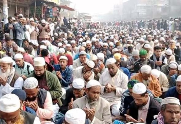 বিশ্ব ইজতেমার আখেরি মোনাজাতে মুসলিম উম্মাহর কল্যাণ কামনা