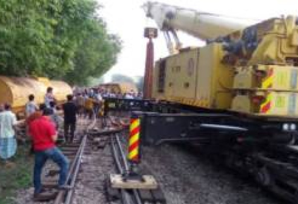 স্বাভাবিক হয়নি সিলেটের সঙ্গে রেলযোগাযোগ