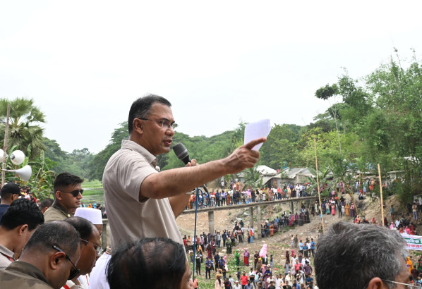 গণভোট ও জুলাই সনদ নিয়ে বিভ্রান্তকারীদের প্রশ্রয় না দেওয়ার আহ্বান প্রধানমন্ত্রীর
