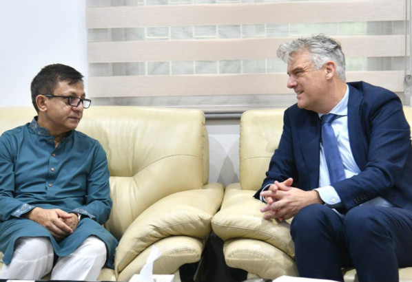 ডাচ বিনিয়োগকারীদের কৃষি ও পানি ব্যবস্থাপনায় বিনিয়োগের আহ্বান মন্ত্রী খন্দকার মুক্তাদিরের