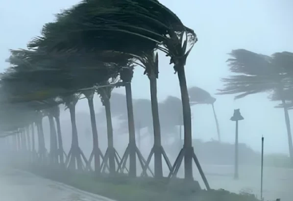 দুপুরের মধ্যেই ৮ জেলায় আঘাত হানবে কালবৈশাখী, নদীবন্দরে সতর্কতা সংকেত