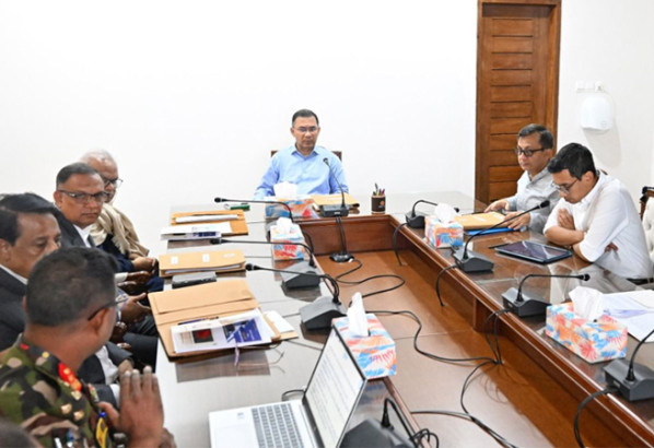 বস্ত্র ও পাট মন্ত্রণালয়ের সঙ্গে প্রধানমন্ত্রীর বৈঠক