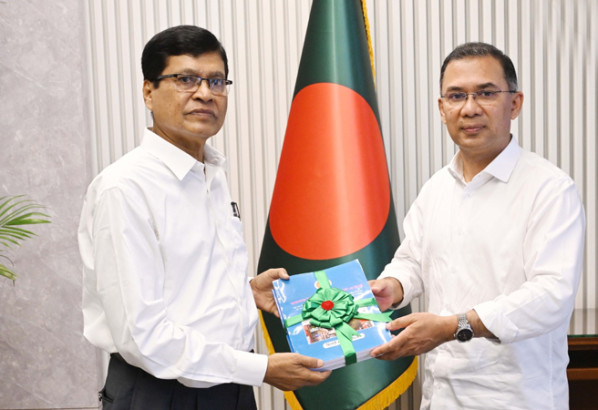 প্রধানমন্ত্রীর কাছে পেশ করা সিএজি’র অডিট রিপোর্টে স্থান পেয়েছে বালিশ কাণ্ডের দুর্নীতির প্রতিবেদন