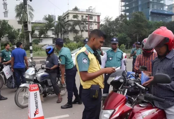 ট্রাফিক আইন ভাঙ্গলেই ডিমেরিট পয়েন্ট, বাতিল হতে পারে লাইসেন্স