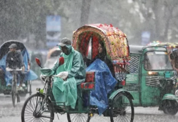 বঙ্গোপসাগরে লঘুচাপ, টানা ভারী বৃষ্টির সতর্কবার্তা