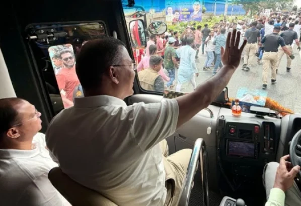 কুমিল্লায় প্রধানমন্ত্রী, উচ্ছ্বসিত নেতাকর্মী ও সাধারণ মানুষ