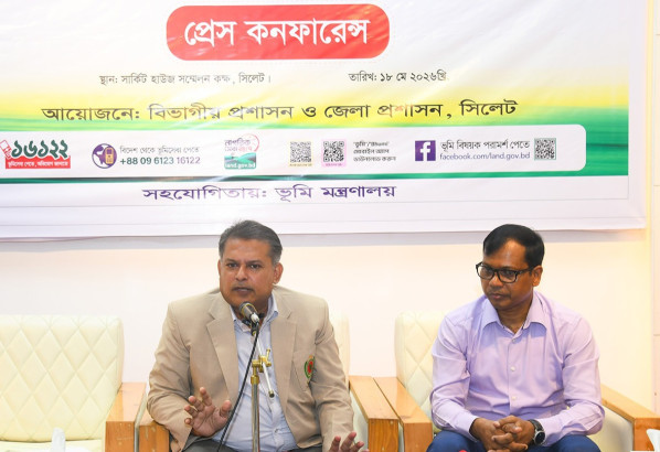 বর্তমানে তথ্যপ্রযুক্তির ব্যবহারের মাধ্যমে এসব সেবা মানুষের হাতের নাগালে পৌঁছে গেছে --বিভাগীয় কমিশনার