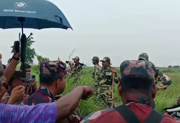 সাপাহার সীমান্তে ১৭ জনকে পুশইনের চেষ্টা, মুখোমুখি বিজিবি-বিএসএফ