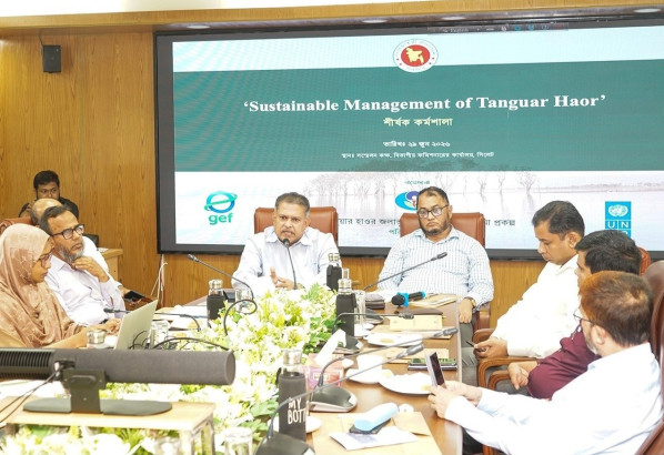 বাণিজ্যিক লাভ বা রাজস্ব বৃদ্ধির চেয়ে পরিবেশ সংরক্ষণকে সর্বোচ্চ গুরুত্ব দিতে হবে                                                                                   ------বিভাগীয় কমিশনার