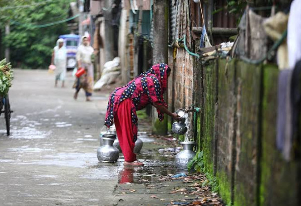 চাহিদার অর্ধেক সরবরাহ, নগরীতে তীব্র পানি সংকট