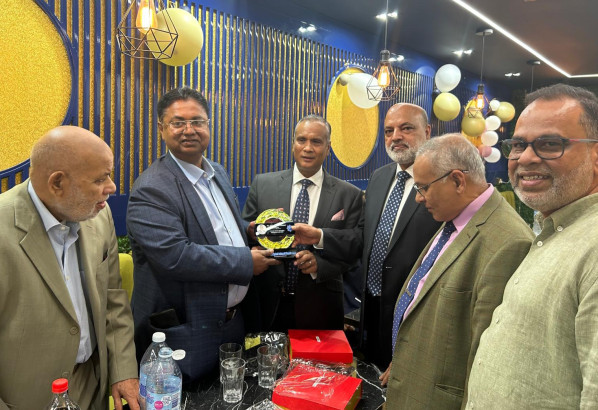 শাহজালাল ইসলামী ব্যাংকের এমডি মোসলেহ উদ্দিন আহমেদ কে সংবর্ধনা প্রদান