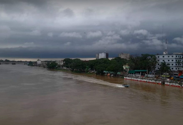 প্রস্তুত ৫৩৭টি আশ্রয়কেন্দ্র  ঝুঁকিপূর্ণ ১৬০টি টিলা নিয়ে শঙ্কা সিলেটে বন্যার পদধ্বনি