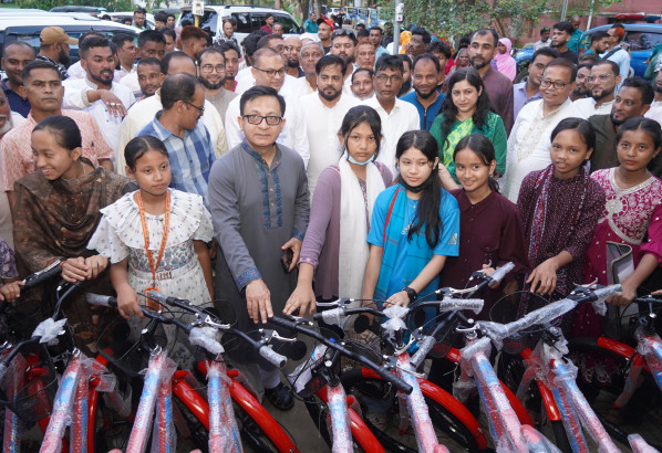 নারীর অর্থনৈতিক ক্ষমতায়নে সরকারের উদ্যোগ অব্যাহত ---বাণিজ্য মন্ত্রী