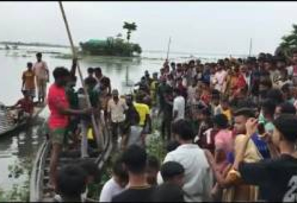 সুনামগঞ্জে হাওরে নৌকাডুবিতে প্রাণ গেল একজনের, নিখোঁজ ৩