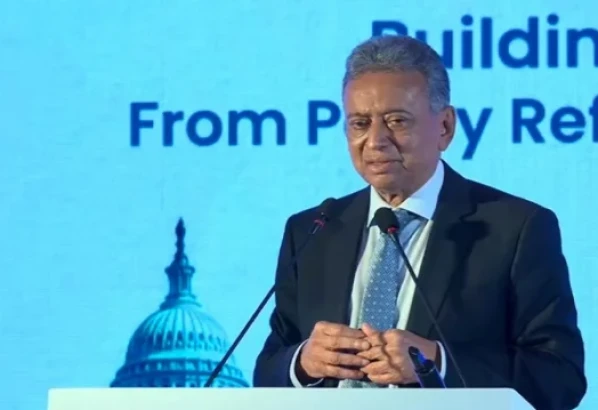১ বছরের মধ্যে বিদ্যুৎ-গ্যাস সংকটের সমাধান সম্ভব নয়: অর্থমন্ত্রী