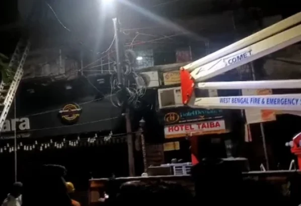 কলকাতায় নিউমার্কেটের কাছে হোটেলে আগুনে ৯ বাংলাদেশির মৃত্যু, বলছে পুলিশ