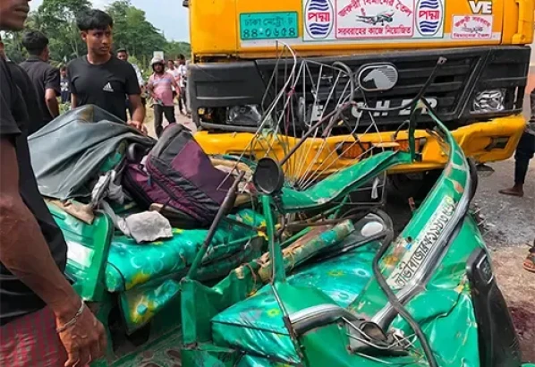ফের ওসমানীনগরে সড়ক দুর্ঘটনায় শিশুসহ প্রাণ গেল ৪ জনের জেলা প্রশাসন থেকে সহায়তা প্রদান