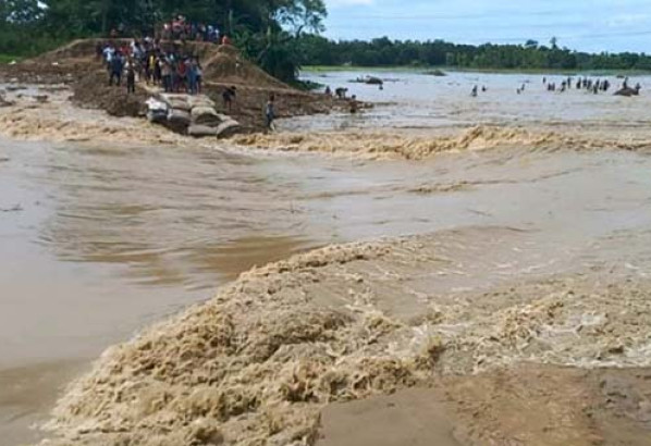 দেড় মাসের মাথায় আবারও ভাঙল খোয়াইয়ের বাঁধ, প্লাবিত ২০ গ্রাম