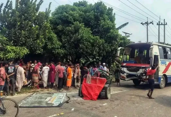 ময়মনসিংহে সিএনজিকে বাসের ধাক্কা, শিশুসহ নিহত ৭