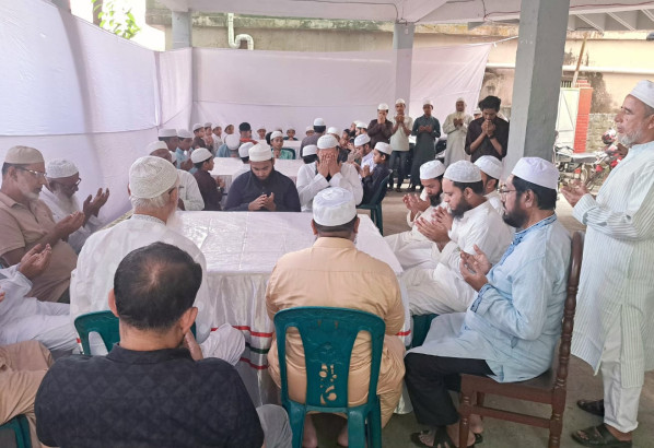 যুক্তরাজ্যের মিডিয়া ব্যক্তিত্ব মিছবাহ জামালের মায়ের কুলখানি ও দোয়া মাহফিল অনুষ্ঠিত