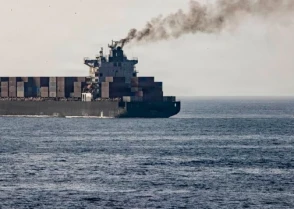 মার্কিন অবরোধের চেষ্টা ব্যর্থ, বন্দরে পৌঁছাল ইরানি জাহাজ