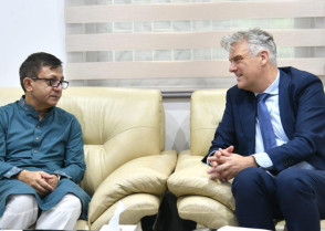 ডাচ বিনিয়োগকারীদের কৃষি ও পানি ব্যবস্থাপনায় বিনিয়োগের আহ্বান মন্ত্রী খন্দকার মুক্তাদিরের