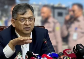 মানানসই হয়নি পুলিশের নতুন পোশাক, শার্ট থাকবে আগের মতো প্যান্ট হবে খাকি: স্বরাষ্ট্রমন্ত্রী