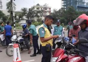 ট্রাফিক আইন ভাঙ্গলেই ডিমেরিট পয়েন্ট, বাতিল হতে পারে লাইসেন্স