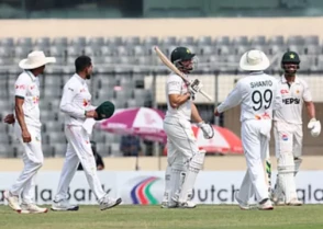 সালমান–ফজলের ব্যাটে প্রতিরোধ গড়ে চা বিরতিতে পাকিস্তান