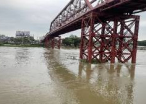 সিলেটে  বৃষ্টি না থাকলেও ভারতের পাহাড়ি ঢলের পানিতে সুরমা ও কুশিয়ারায় পানি বৃদ্ধি, আকস্মিক বন্যার শঙ্কা