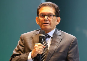 দায়িত্ব ছাড়ার প্রসঙ্গে হুমায়ুন রশীদ চৌধুরীর উদাহরণ টানলেন পররাষ্ট্রমন্ত্রী
